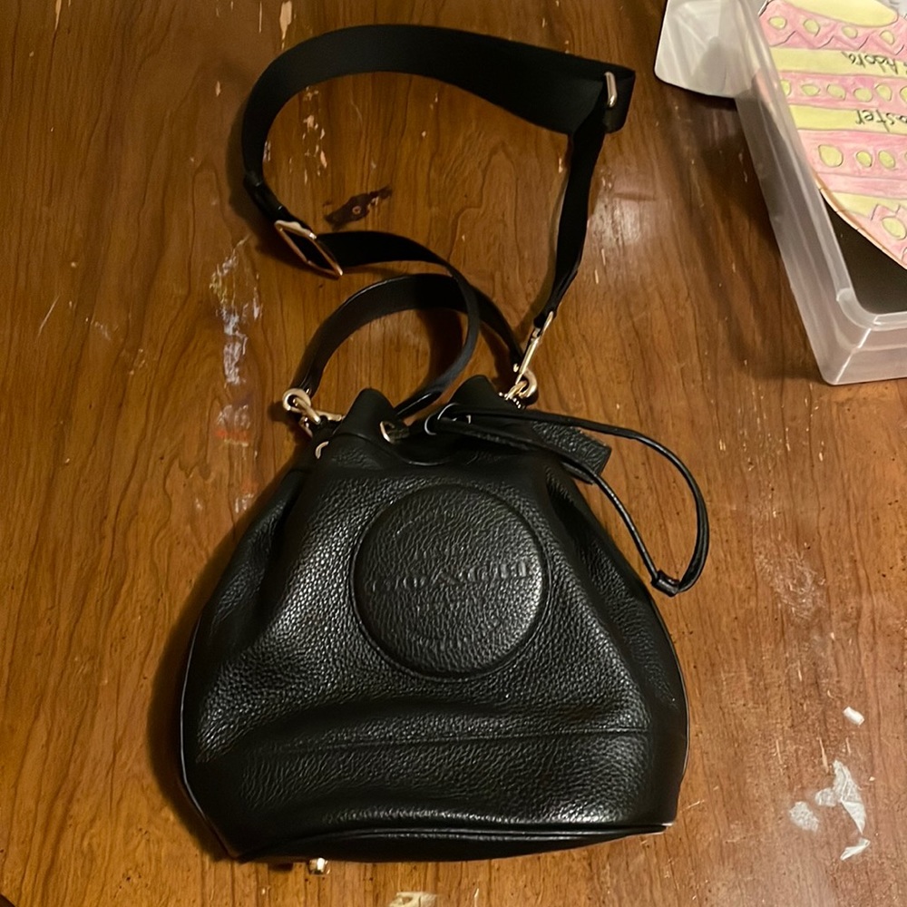 Coach dempsy bucket bag